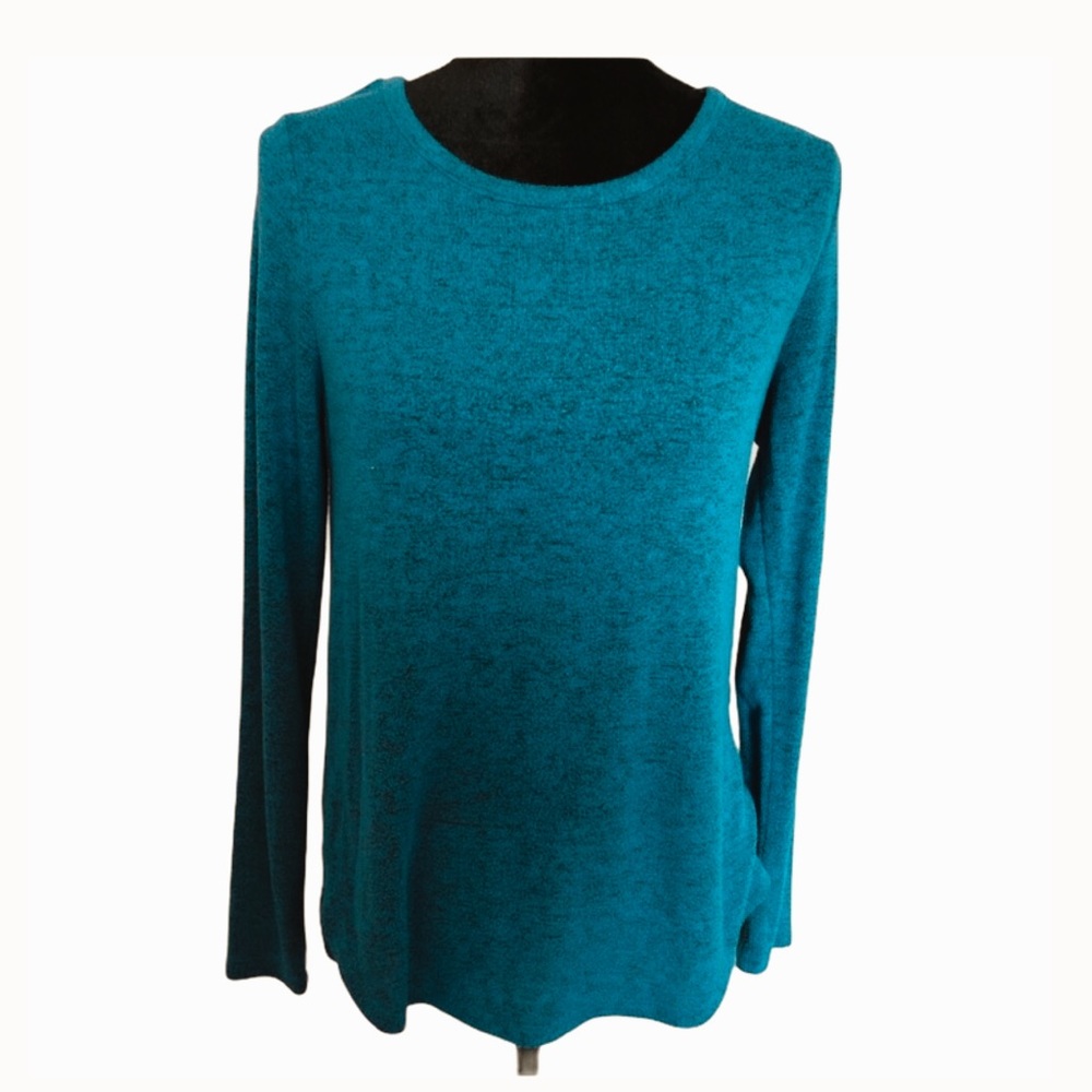 Women’s long sleeve top